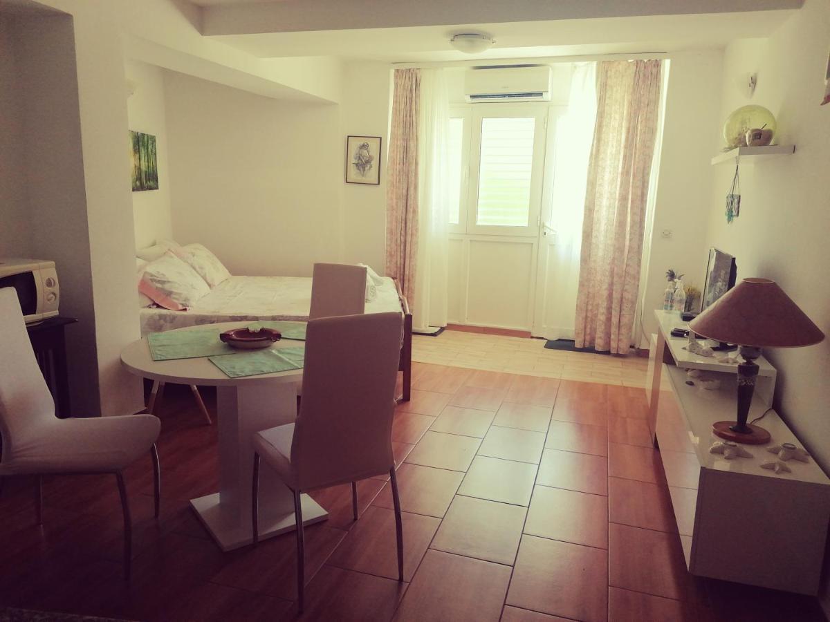 Apartment Lju On The Beach Split Exterior foto